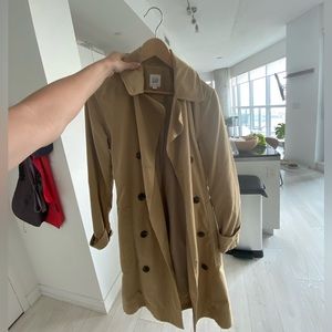 GAP TRENCH COAT